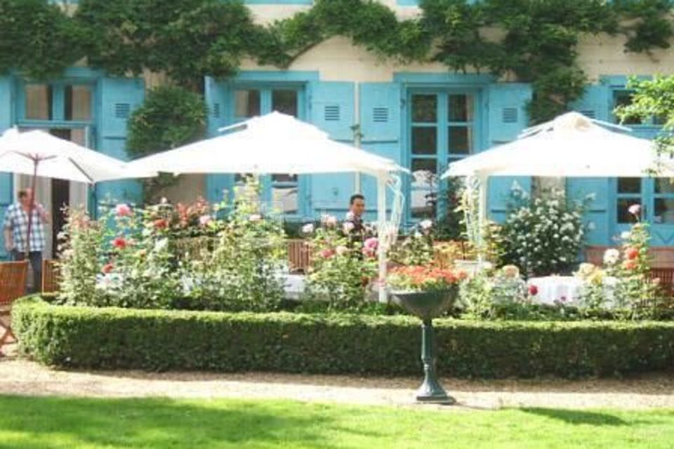 Le manoir du plessis : la terrasse