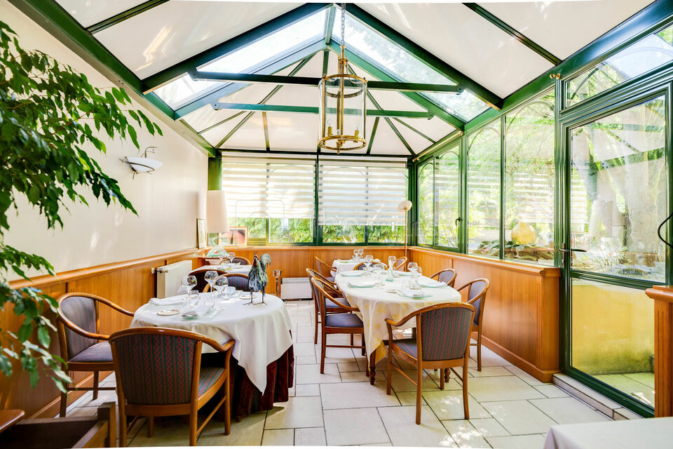 Salle de restaurant en verranda