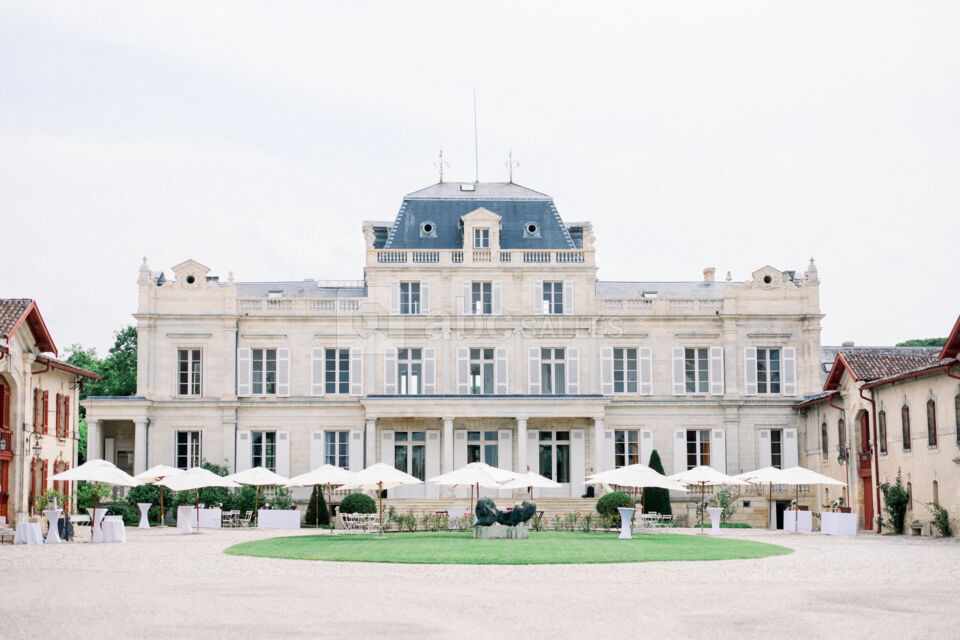 Cocktail devant le Château