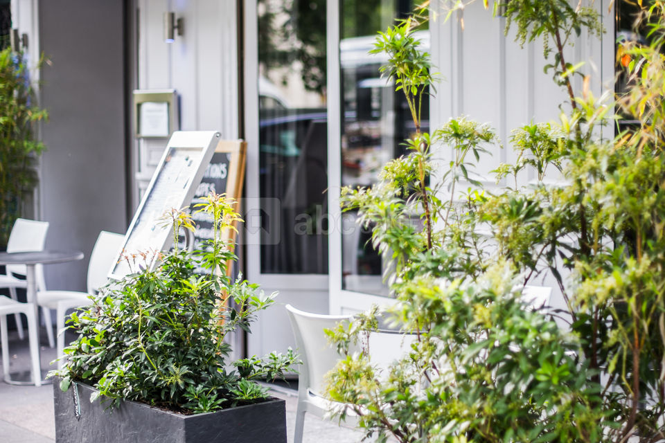 Terrasse Avenue de Paris