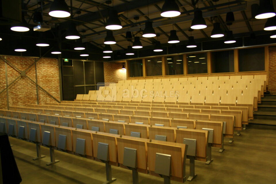 Amphithéâtre modulable équipé version 188 places