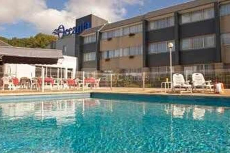 Loisirs : piscine de l'hôtel