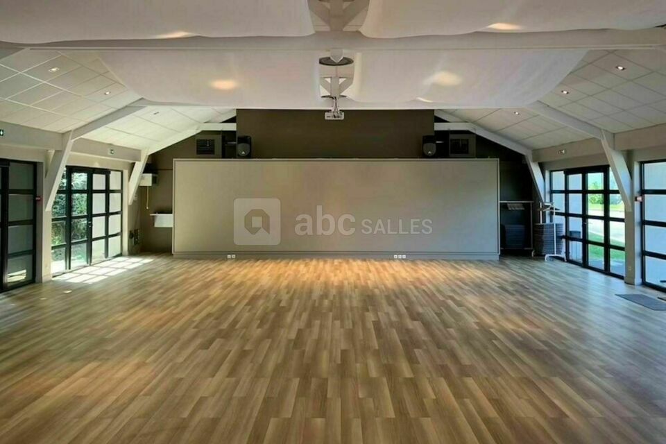 Salle Ebihens vide