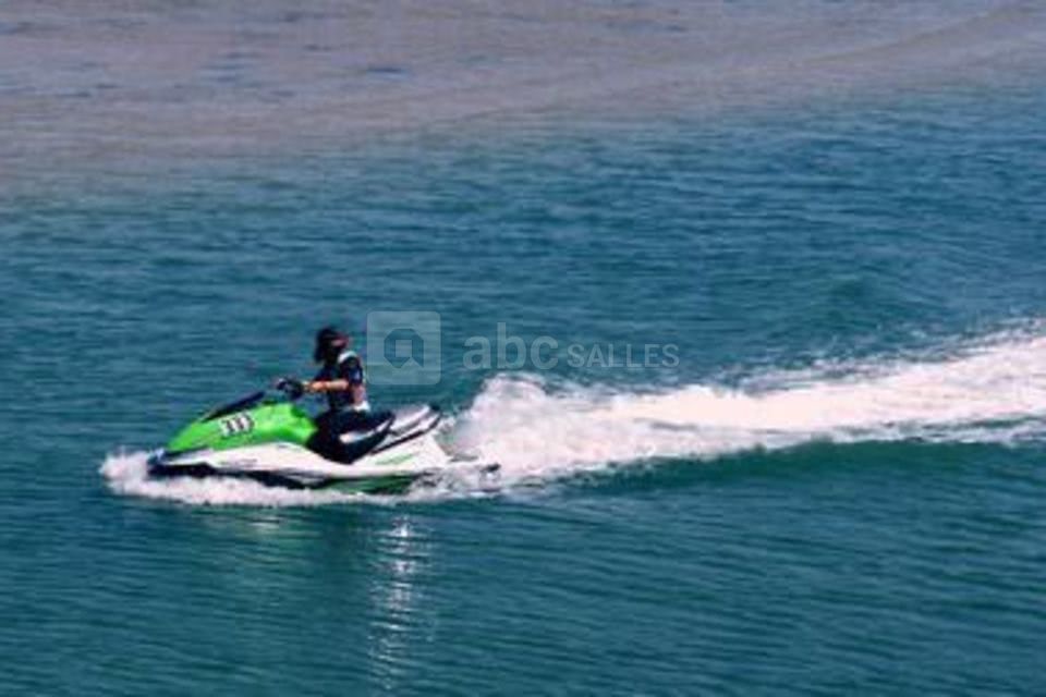Jet ski