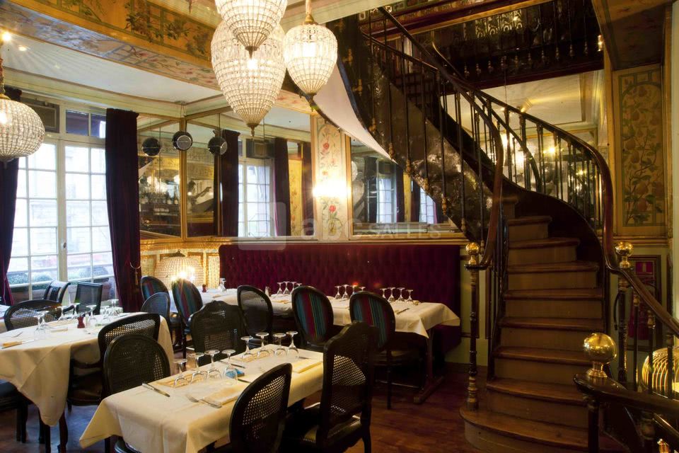 Notre premier étage - Disponible pour des groupes de 50 personnes