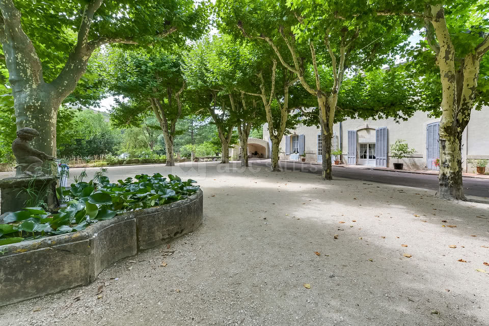 Domaine de Caseneuve