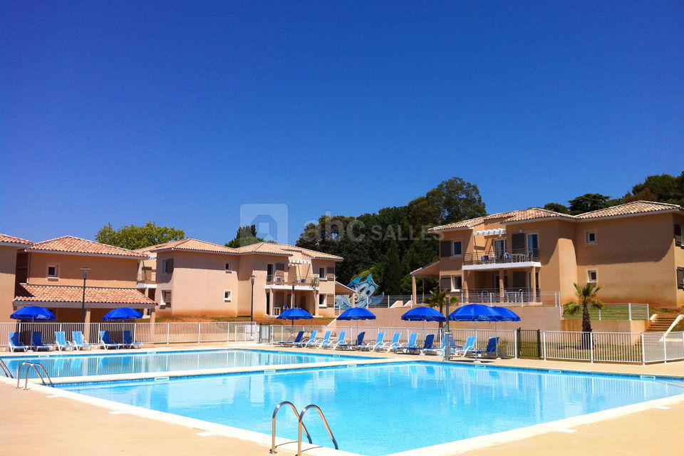 Le domaine des oceanides coté piscine