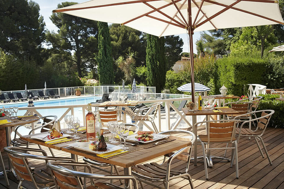 Extérieur TERRASSE RESTAURANT LA PINEDE