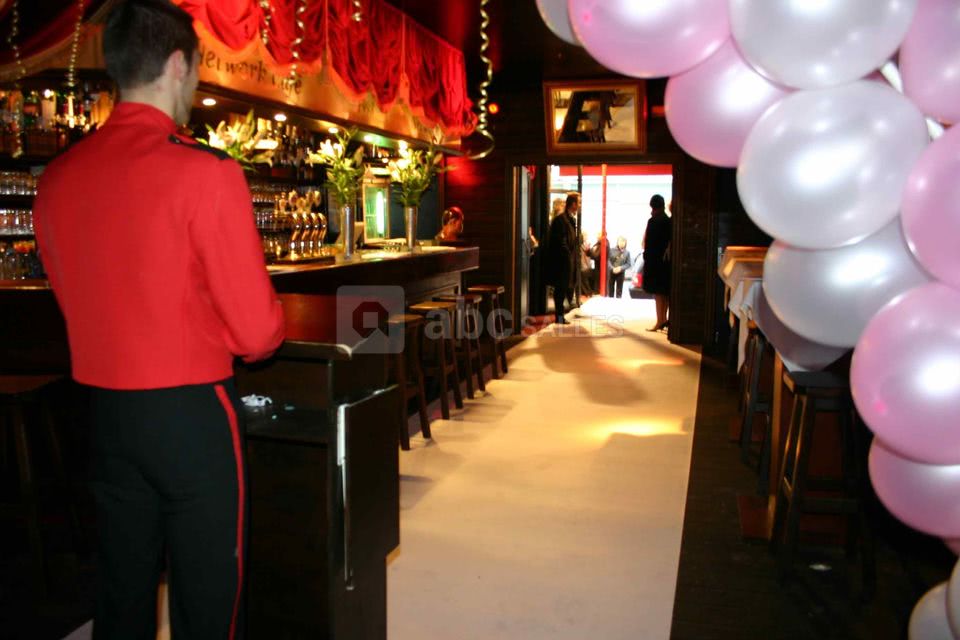 Le Network Café