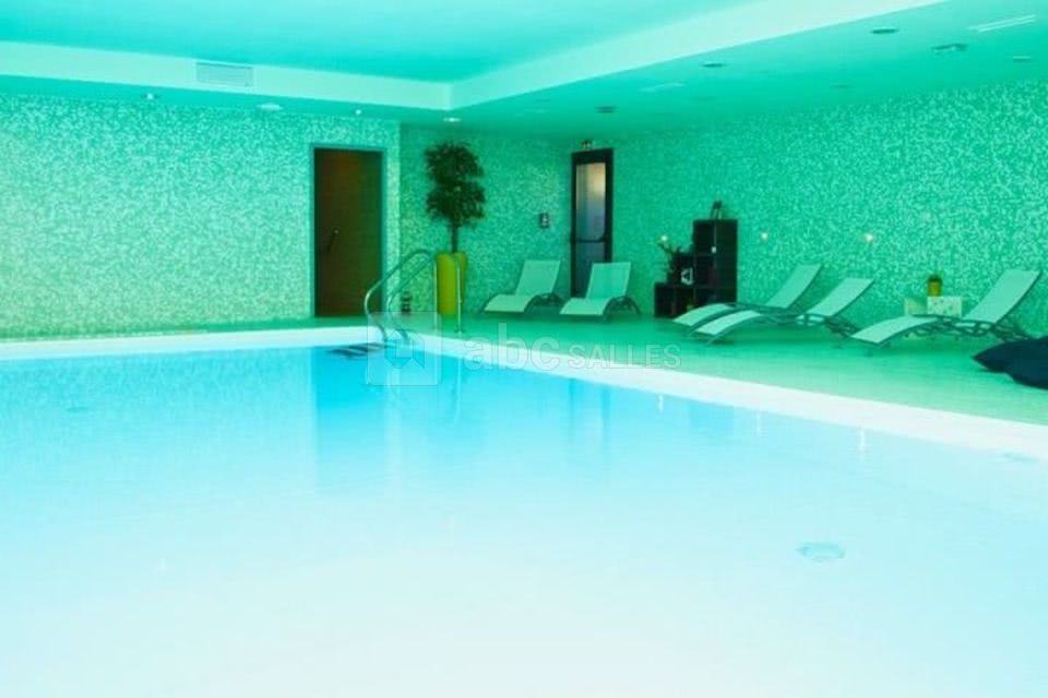 La piscine intérieure
