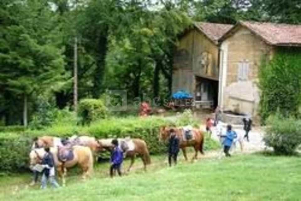 Randonnée à cheval au départ du château de bonnevaux