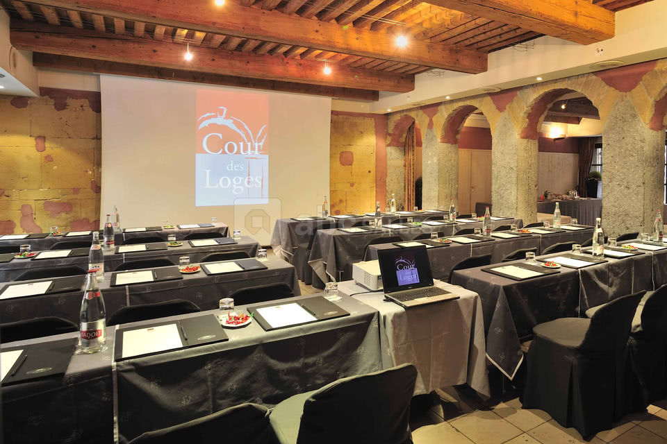 Cour des Loges