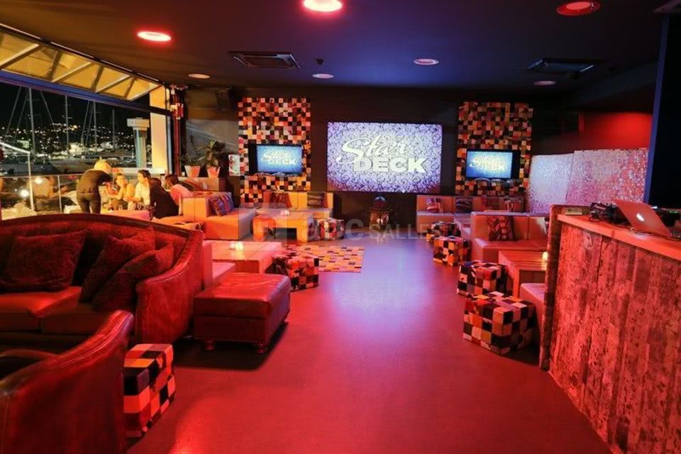 Starsnbars