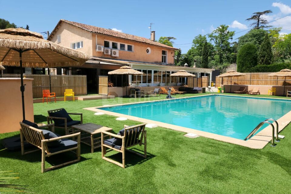 Le Club House