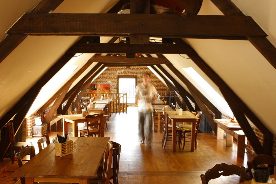 Étage estaminet les damoiselles (photo maya studio)