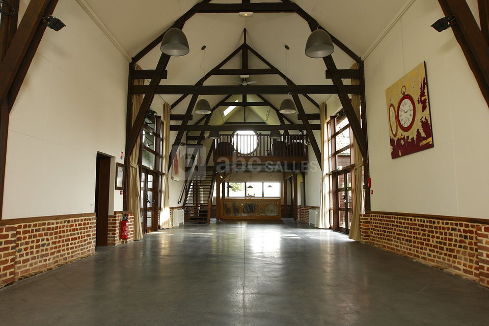 La grange vide (volumes) les damoiselles (photo maya studio)