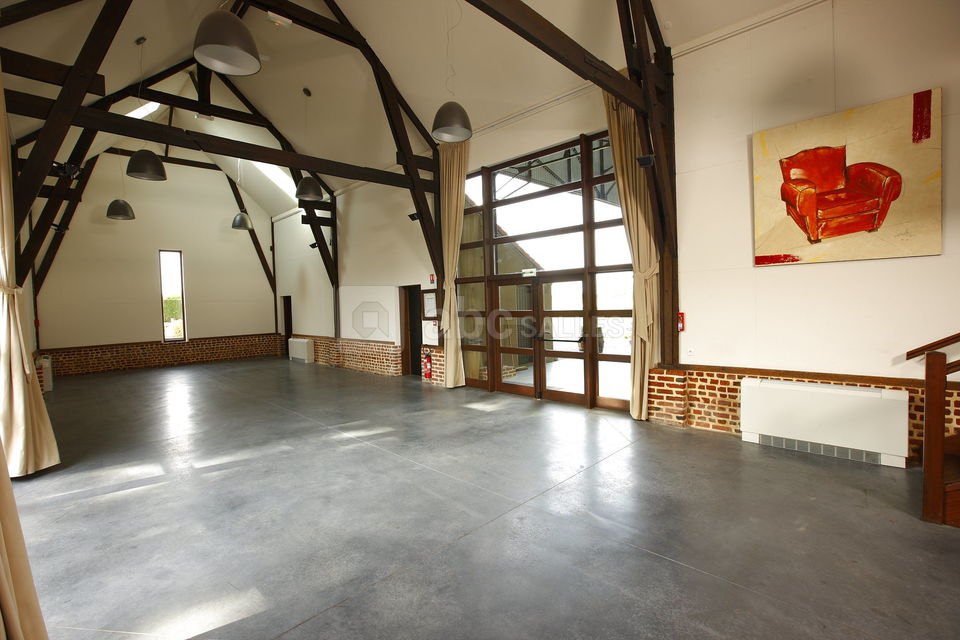 La grange vide (volumes) les damoiselles (photo maya studio)