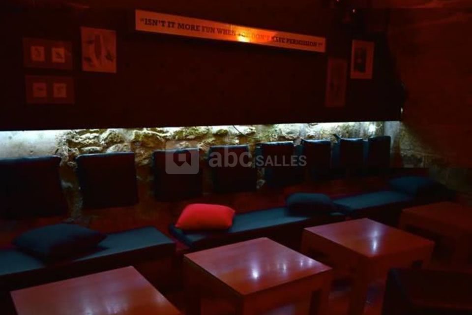 Salle du fond pour 30/35 personnes