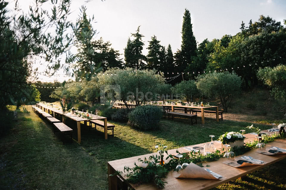 Mariage au Mas de So : dîner entre les oliviers