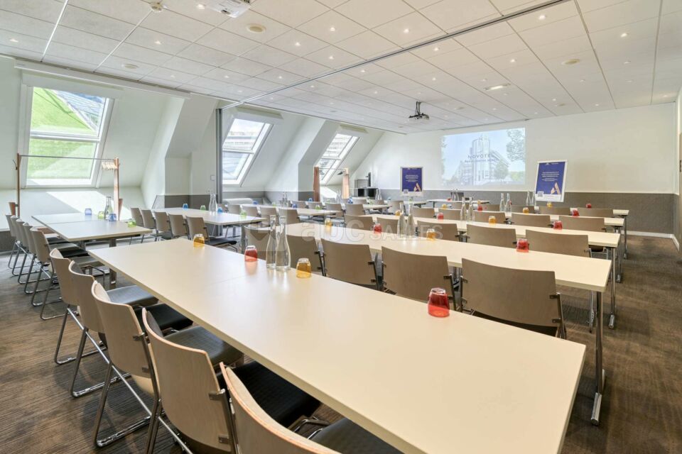 Salon 95m² (Régie+Scène)