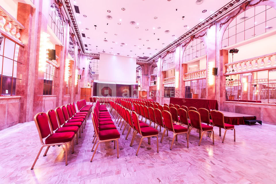 Conférence au salon Élysée