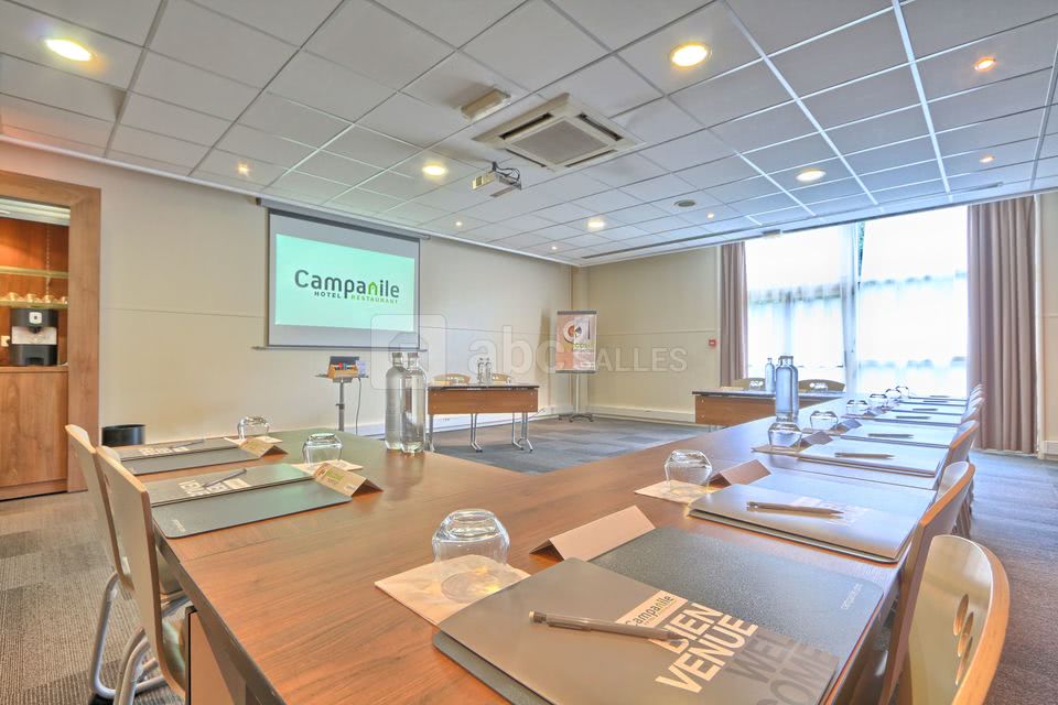 Hôtel Campanile Roissy