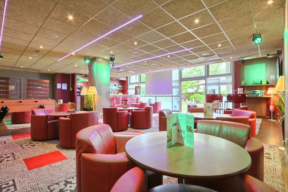 Hôtel Campanile Roissy