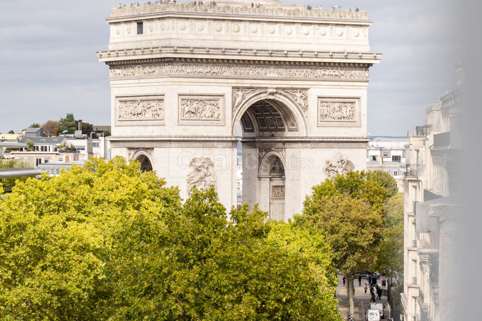 A côté de l'hôtel