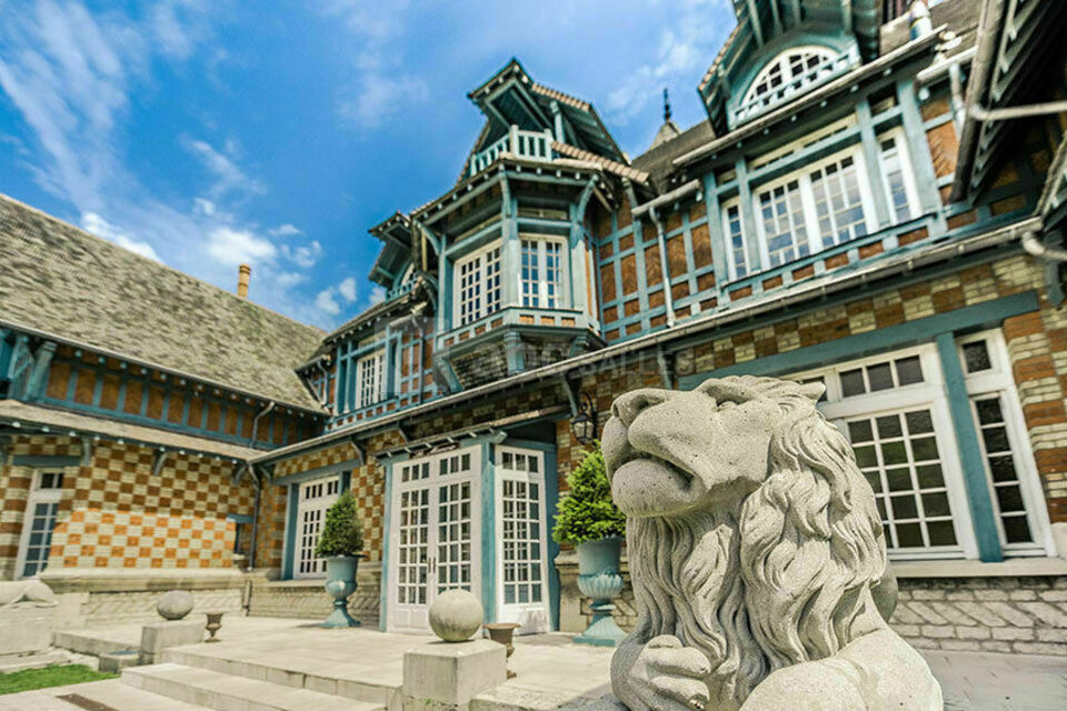 Paris Country Club - Le Manoir