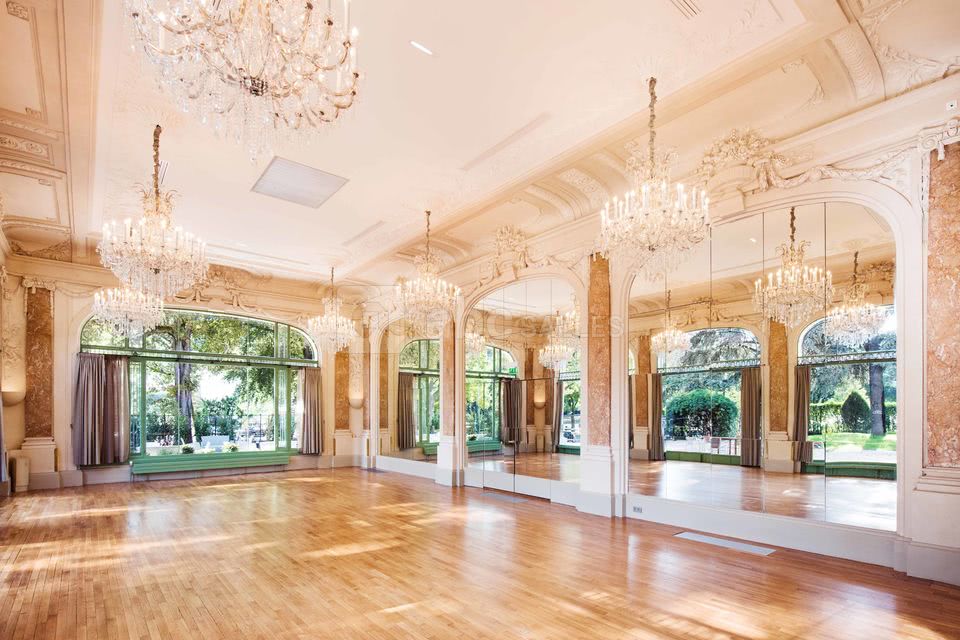 Aile droite salon Dauphine