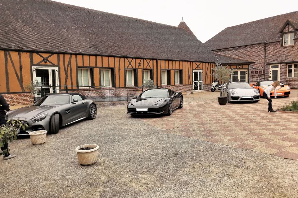 EXPOSITION DE SUPERCARS