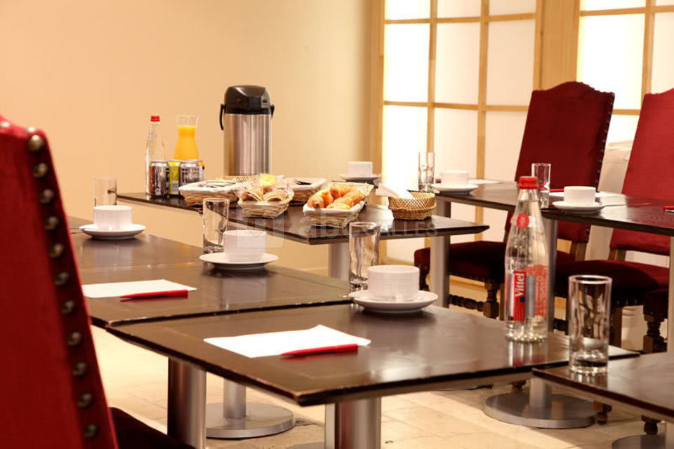 Grande salle de réunion