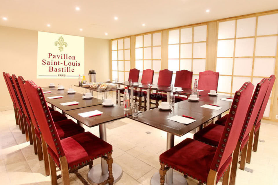 Grande salle de réunion