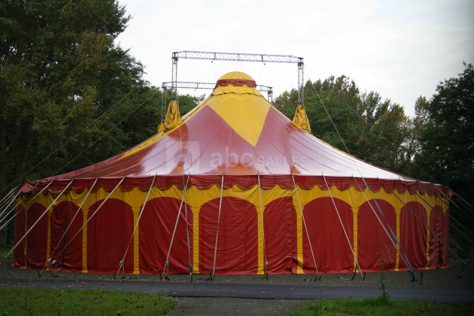 Le chapiteau