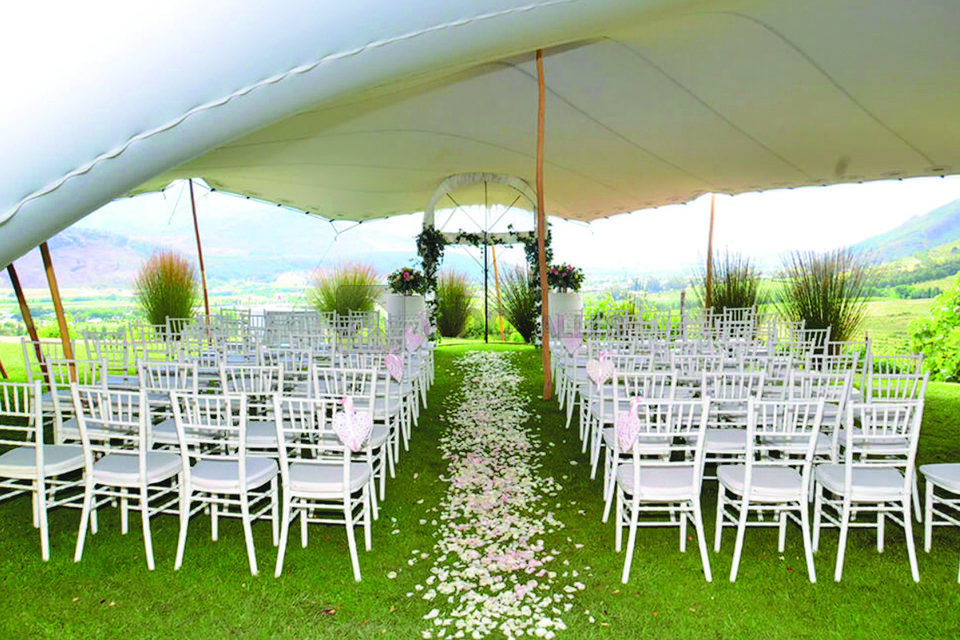 Chapiteau en bord de Saône / Camping des Portes du Beaujolais