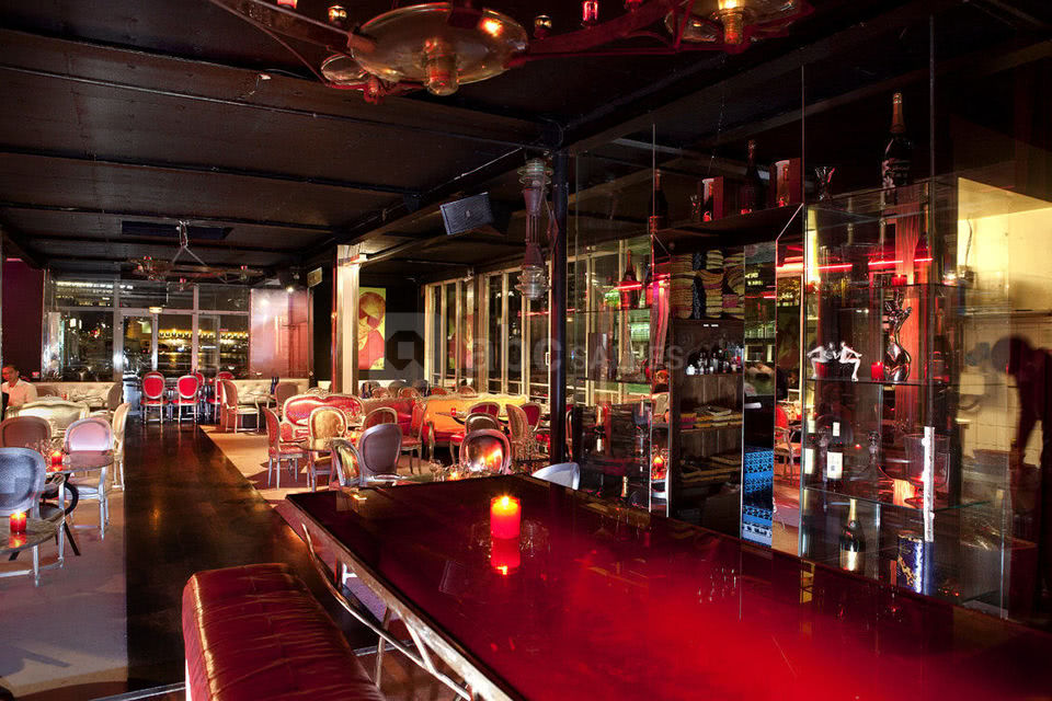 Le Café Barge