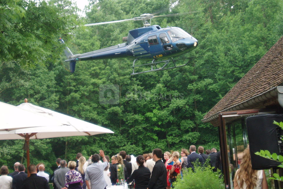 Arrivé en hélicoptère