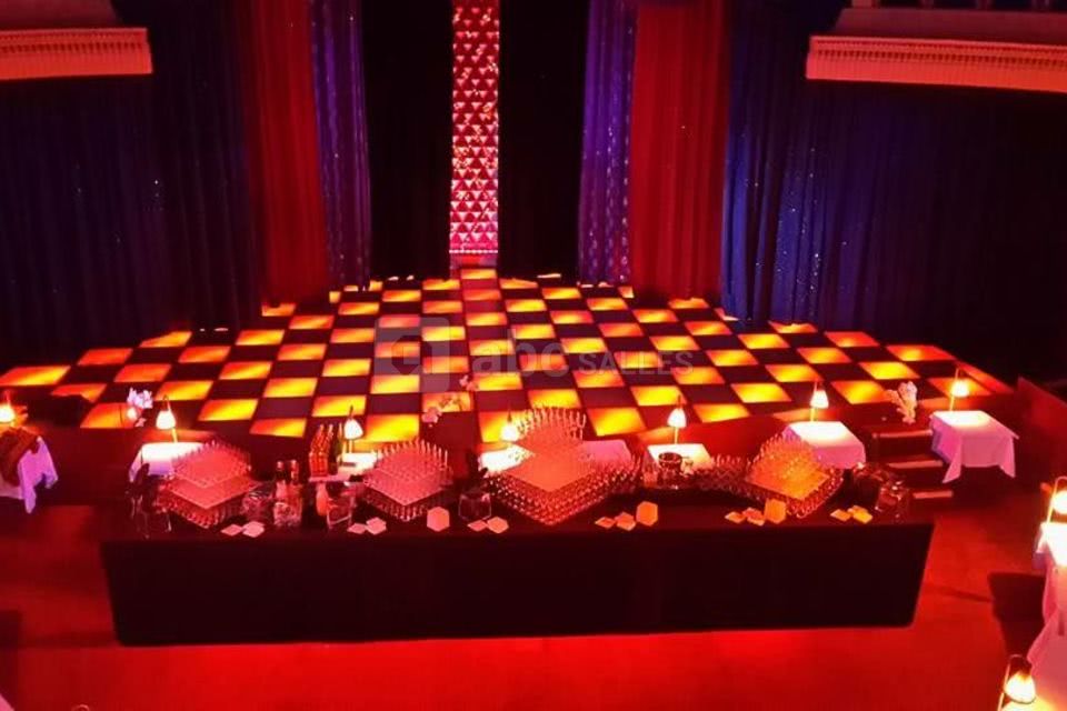Salle en Configuration Cocktail Dînatoire