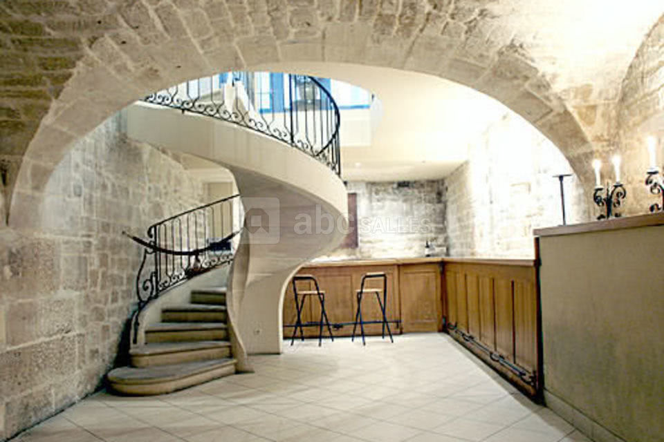 Salle bas 8