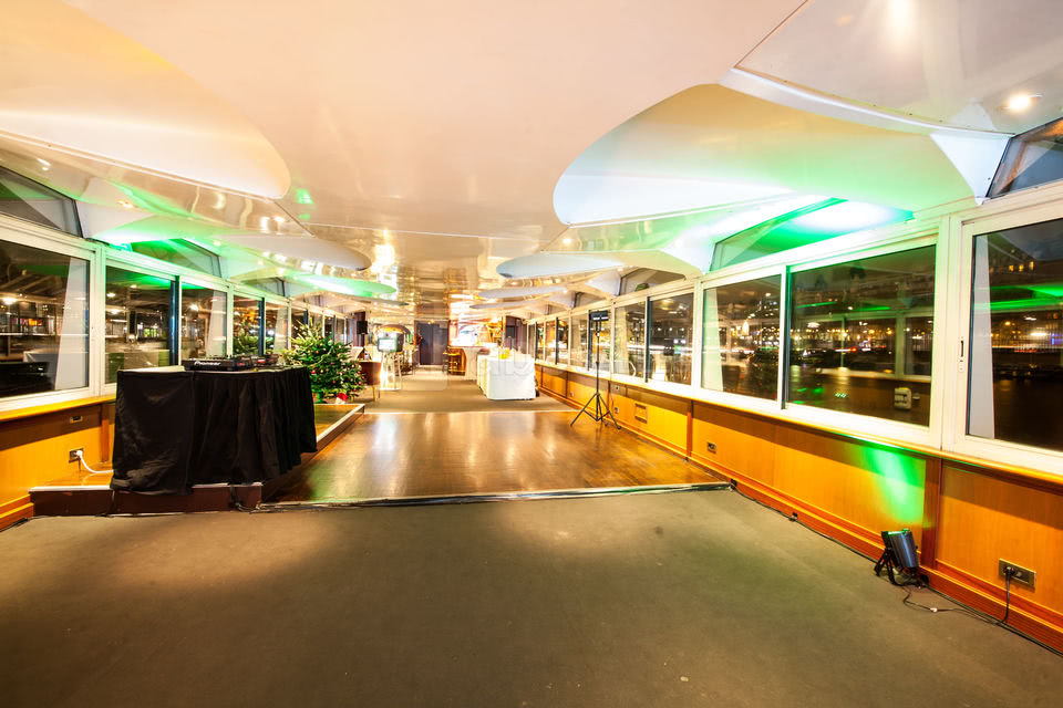 Bateau Maxim's sur Seine