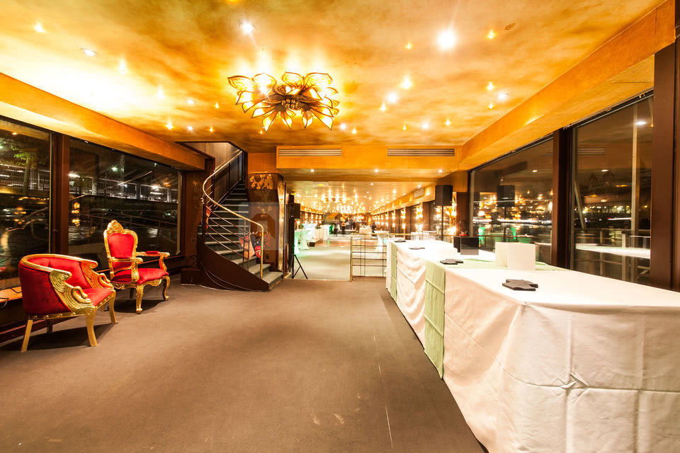 Bateau Maxim's sur Seine