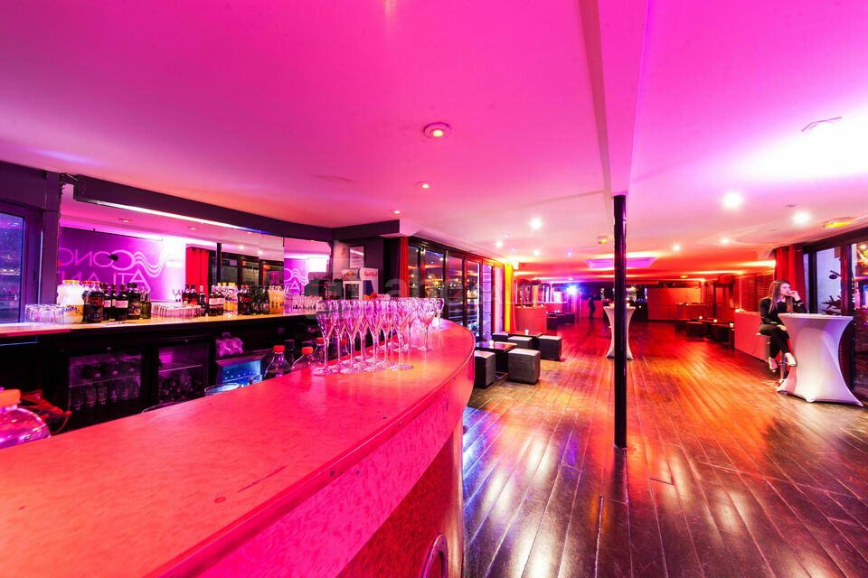 Espace de réception - Coté bar