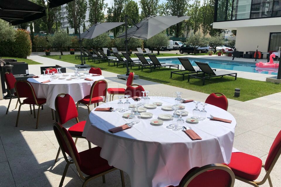 Déjeuner en terrasse