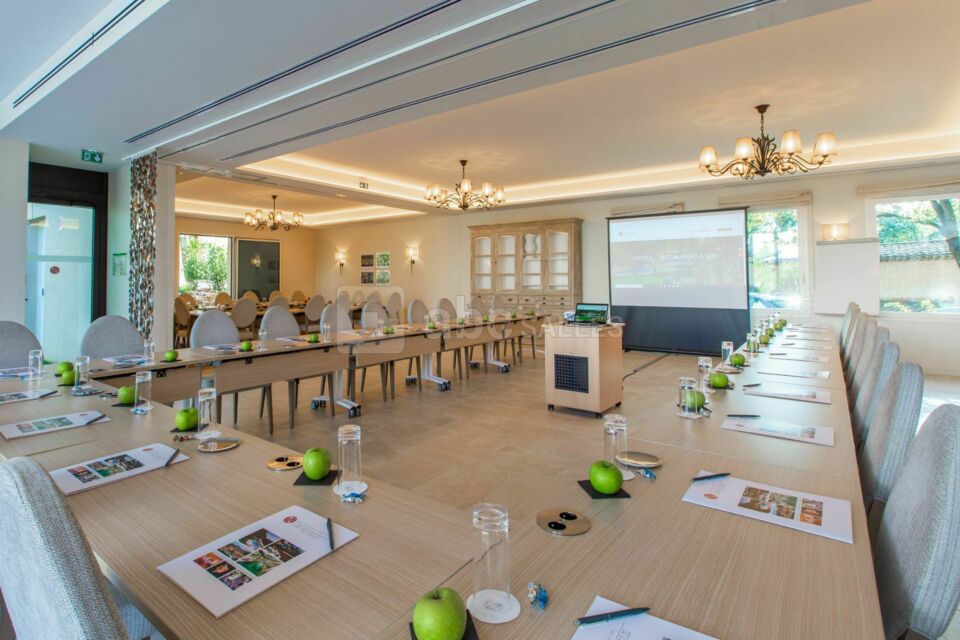 Salle de réunion de la bastide