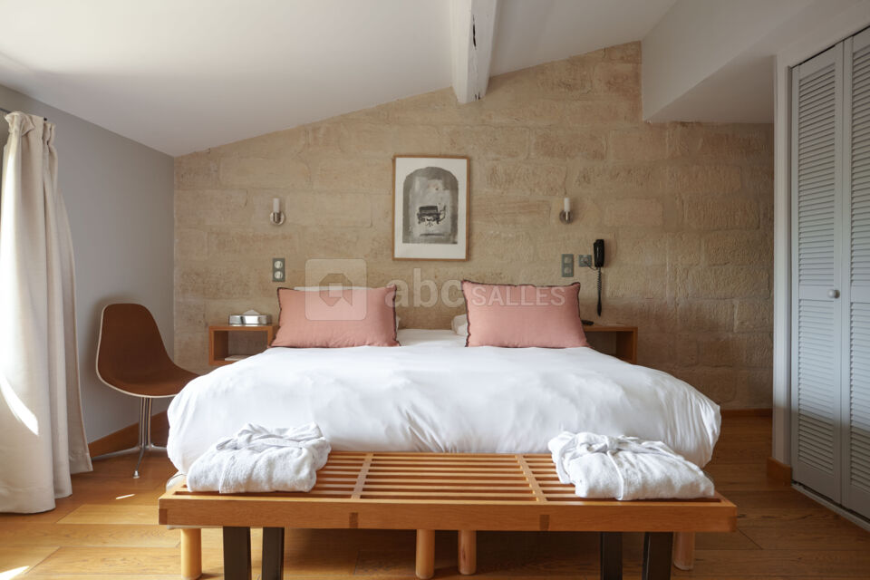 Boutique Hôtel Entraigues 4*