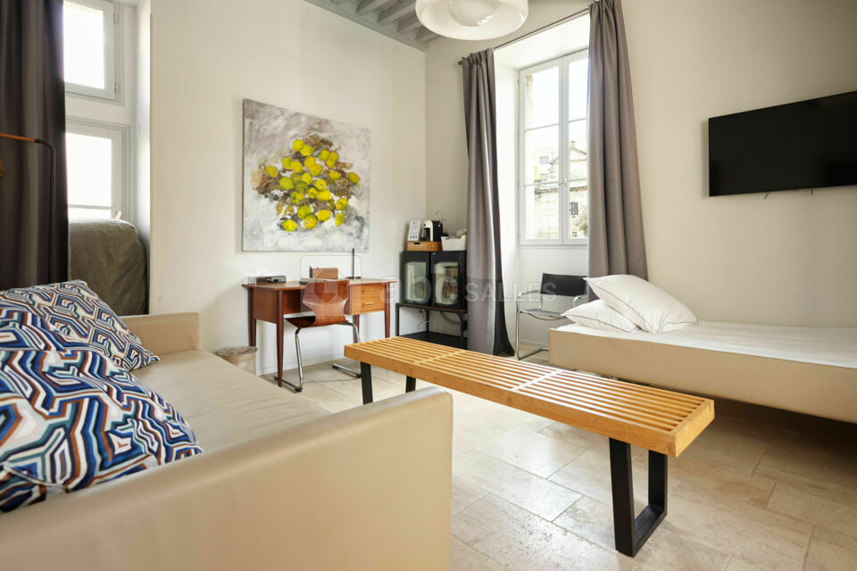 Boutique Hôtel Entraigues 4*