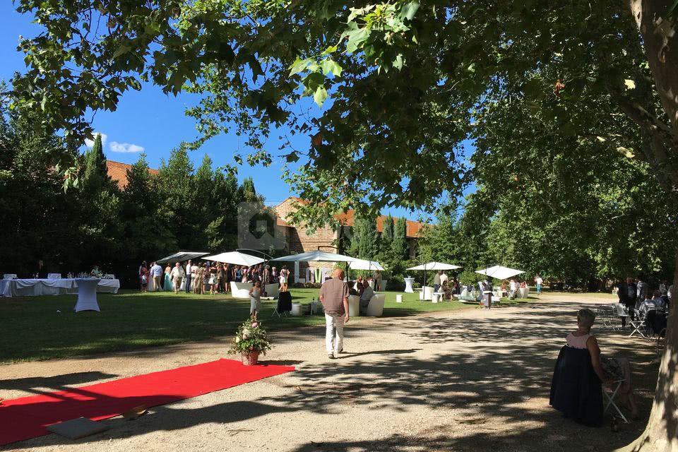 Cocktail dans jardin des salle de réception