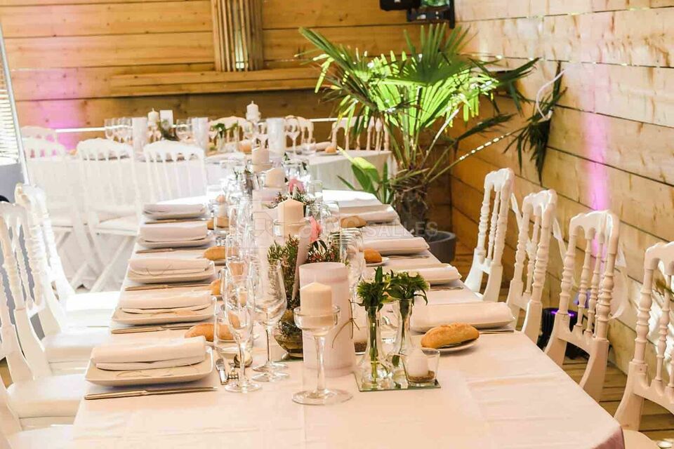 Espace sous les parasols