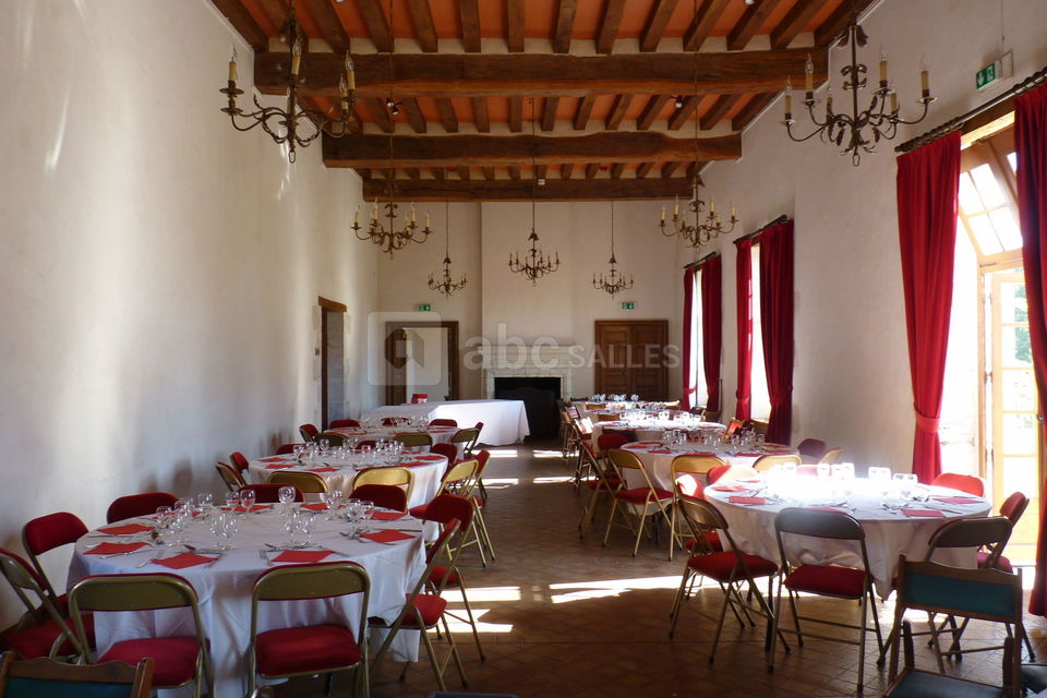 Salle de l'Orange vue sur la cheminée