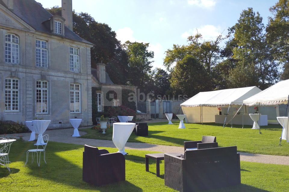Cocktail derrière le château